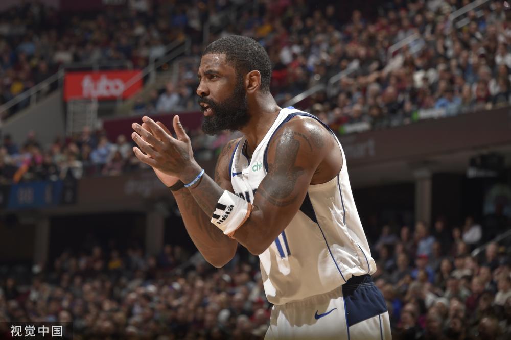 琼斯在中场 琼斯在中场